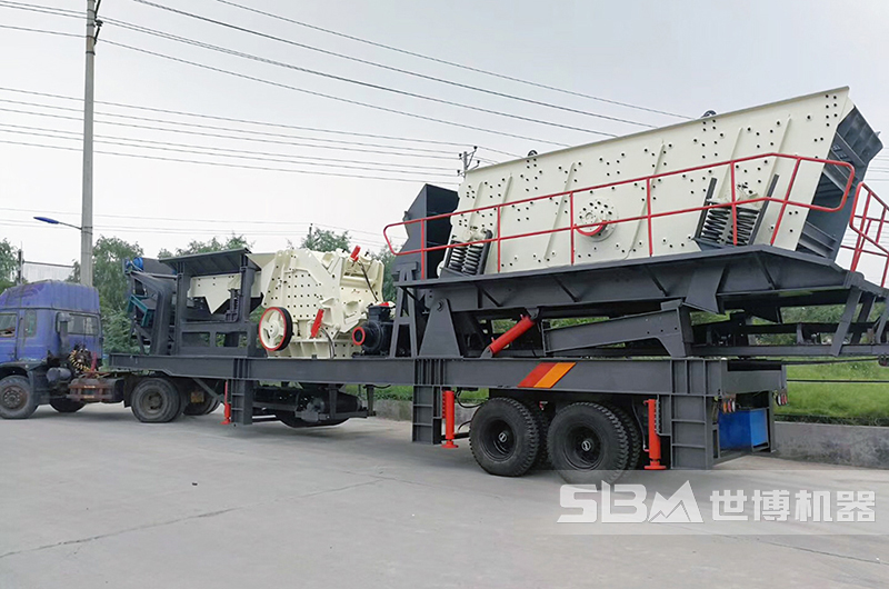便捷式流動(dòng)破碎機(jī)，三組合移動(dòng)破碎站