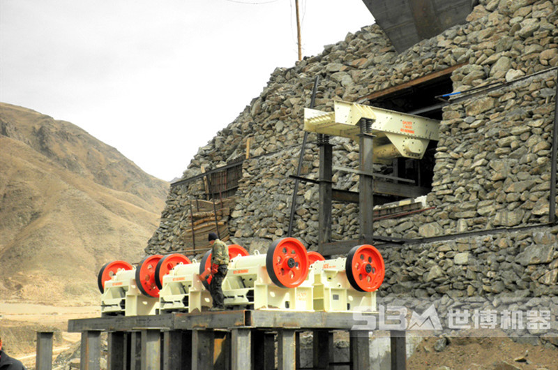 世博pex細(xì)顎式破碎機(jī)客戶現(xiàn)場，可現(xiàn)場考察