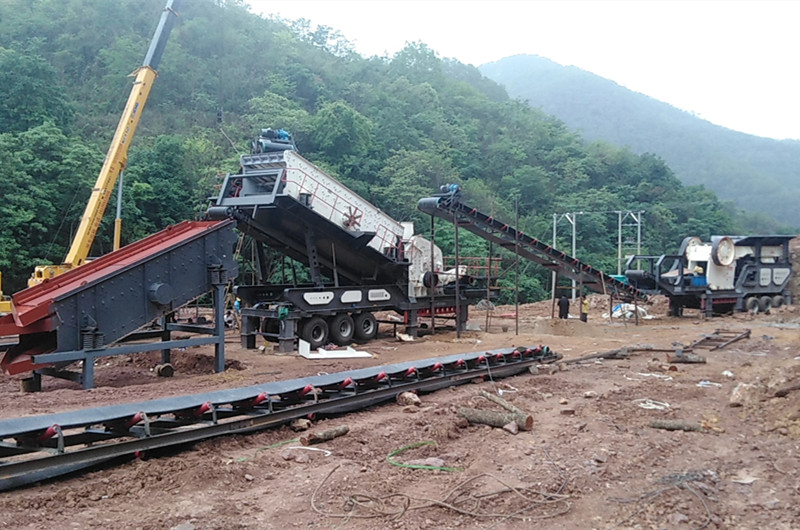 德陽(yáng)盧總工地，移動(dòng)設(shè)備安裝調(diào)試