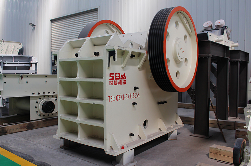 顎式破碎機(jī)，簡(jiǎn)單實(shí)用石灰石破碎機(jī)