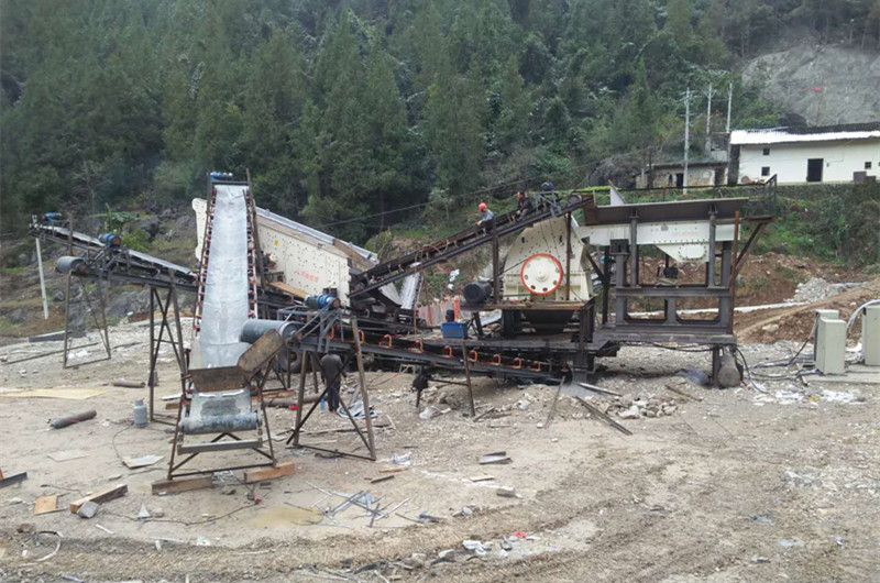 三組合碎石破碎一體機，主機配置重錘破