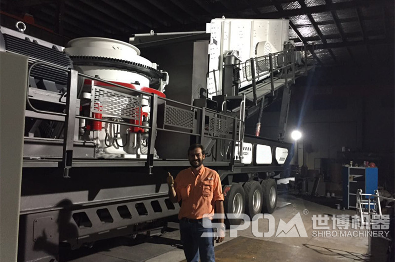 青石破碎篩分一體機(jī)，配置圓錐破和振動(dòng)篩