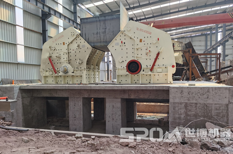 圖4，兩臺二破反擊式破碎機