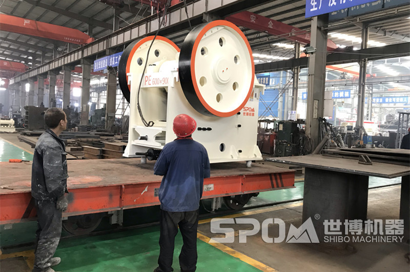 600x900六九破碎機(jī)裝車(chē)