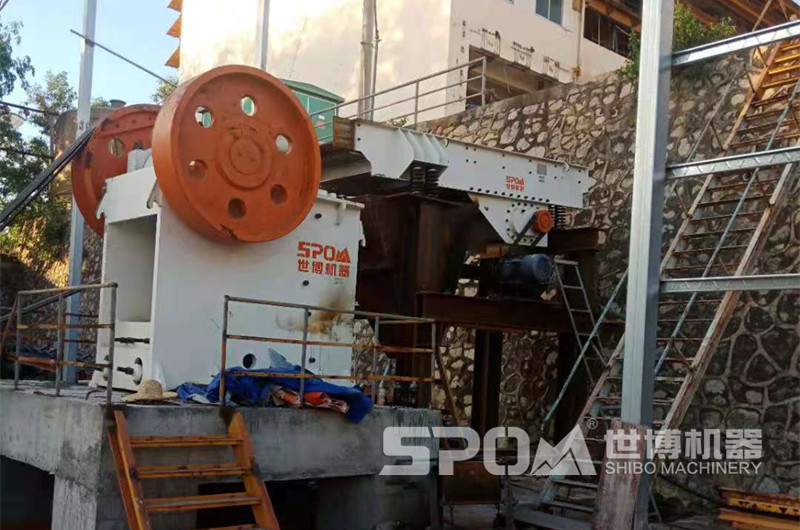 顎式破碎機(jī)，在玄武巖制砂生產(chǎn)線中粗碎