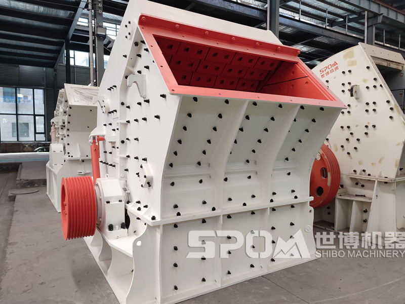 反擊式石子破碎機(jī)