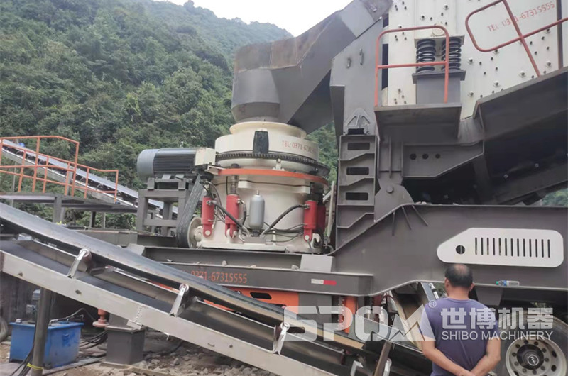 移動式多缸液壓圓錐機(jī)